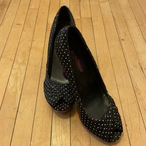 Le Chateau Peep Toe Shoes